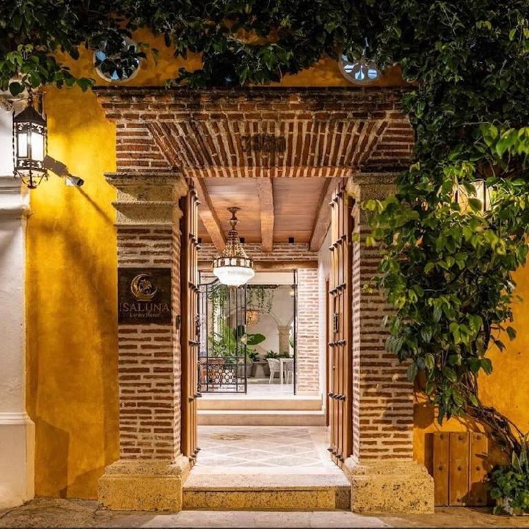 IsaLuna Luxury House - Six-Bedroom House - 11