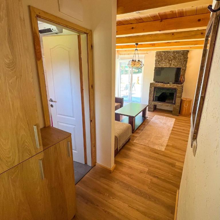 Mountain Majesty - Two-Bedroom House - 13