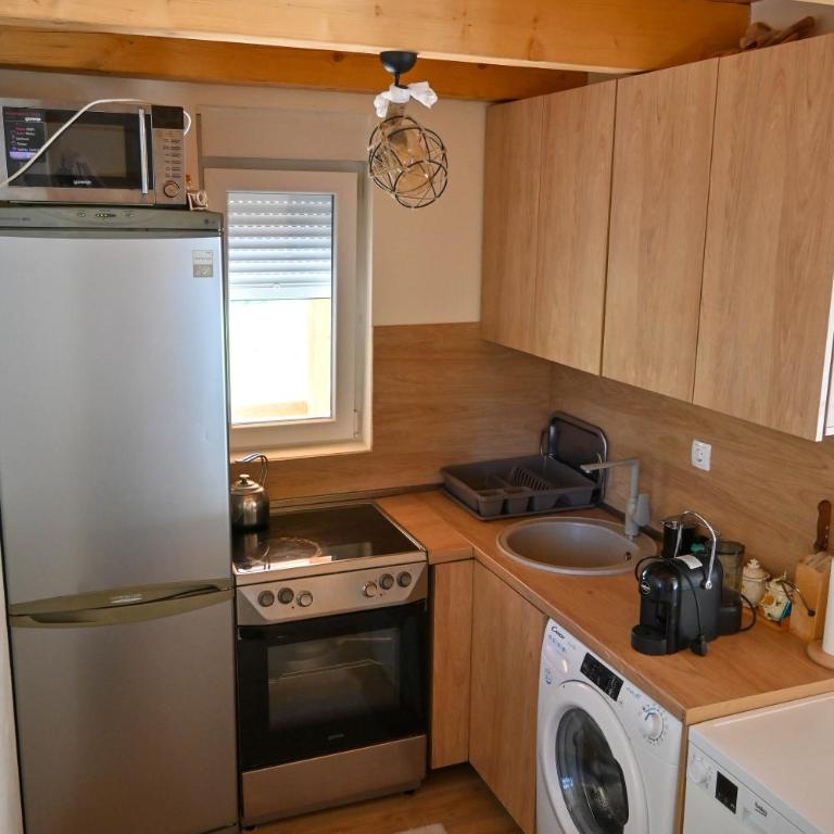 Mountain Majesty - Two-Bedroom House - 12