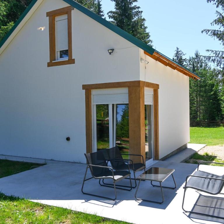 Mountain Majesty - Two-Bedroom House - 3