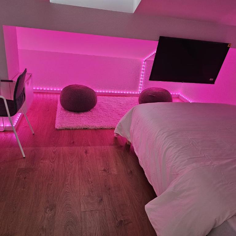 Private & Shared Stays in Lausanne - Camera Matrimoniale Standard con Bagno in Comune - 5