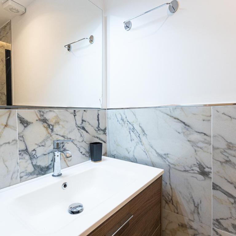 Luxury Rooms near St Peter - Quadruple Room with Private Bathroom - 14