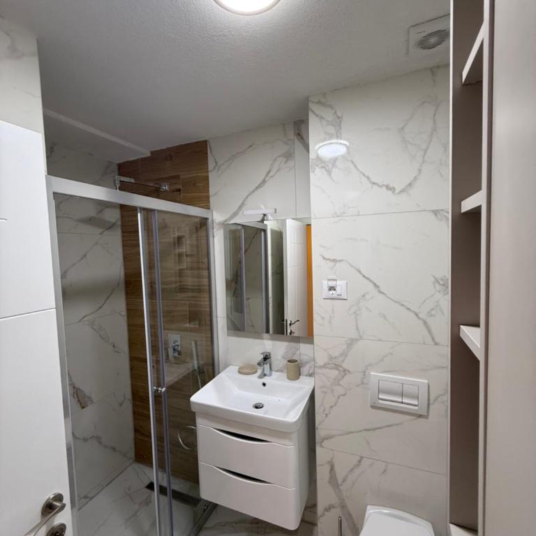 Diamond H - Deluks Dvokrevetna Soba sa Bračnim Krevetom/Zasebnim Krevetima i Pogledom na Grad - 10