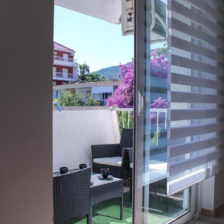 Budva Apartmani - One-Bedroom Apartment - 4