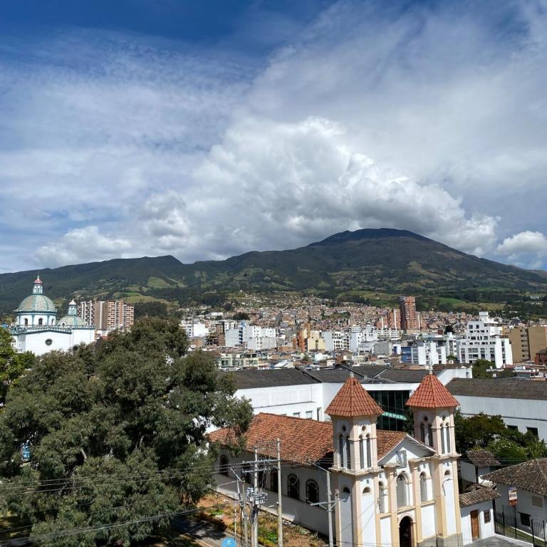hermoso apto con balcon en Unicentro wifi cocina parqueadero - Three-Bedroom Apartment - 17