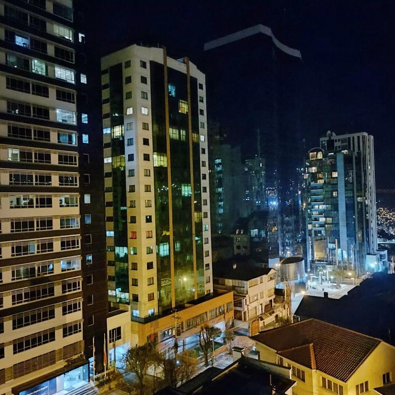 Central Piso7 Familiar EmbajadaUSA - Apartment - 2