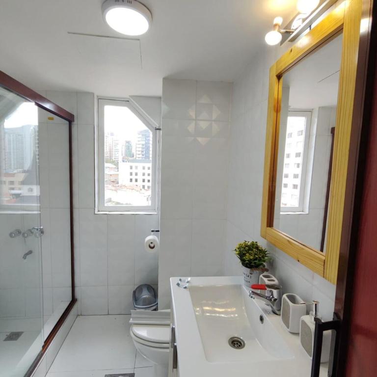 Central Piso7 Familiar EmbajadaUSA - Apartment - 12