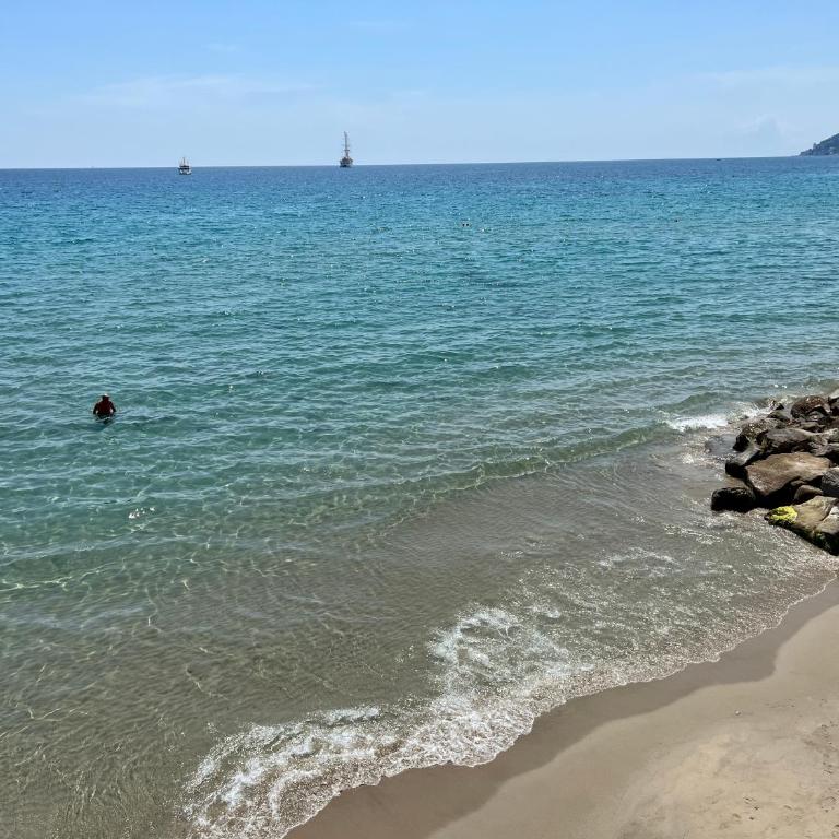 Tre Ponti Beach Apartment - Spacious, Sea View & Private Parking - Two-Bedroom Apartment with Terrace and Sea View - 22