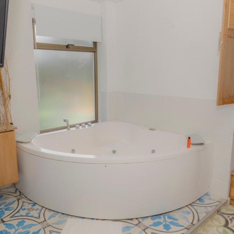 Hotel Bahia Del Faro - Suite - 12