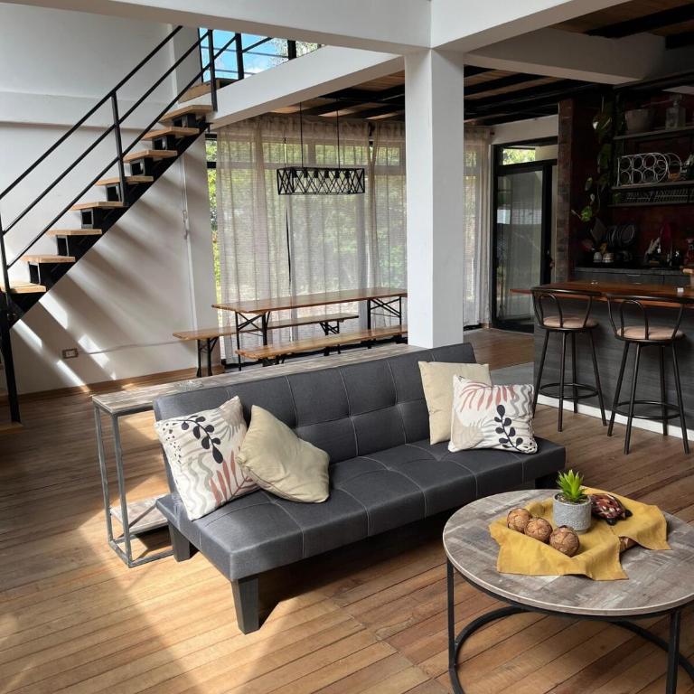 Casa familiar en Oxapampa hasta 5 personas con cochera - One-Bedroom House - 1