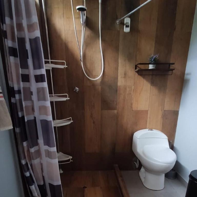Casa familiar en Oxapampa hasta 5 personas con cochera - One-Bedroom House - 9