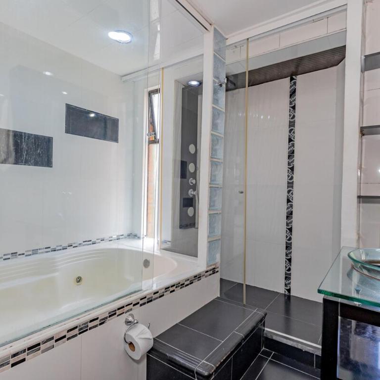 mansión en el poblado 6 habitaciones y jacuzzi - Villa - 3