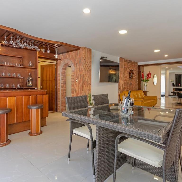 mansión en el poblado 6 habitaciones y jacuzzi - Villa - 10