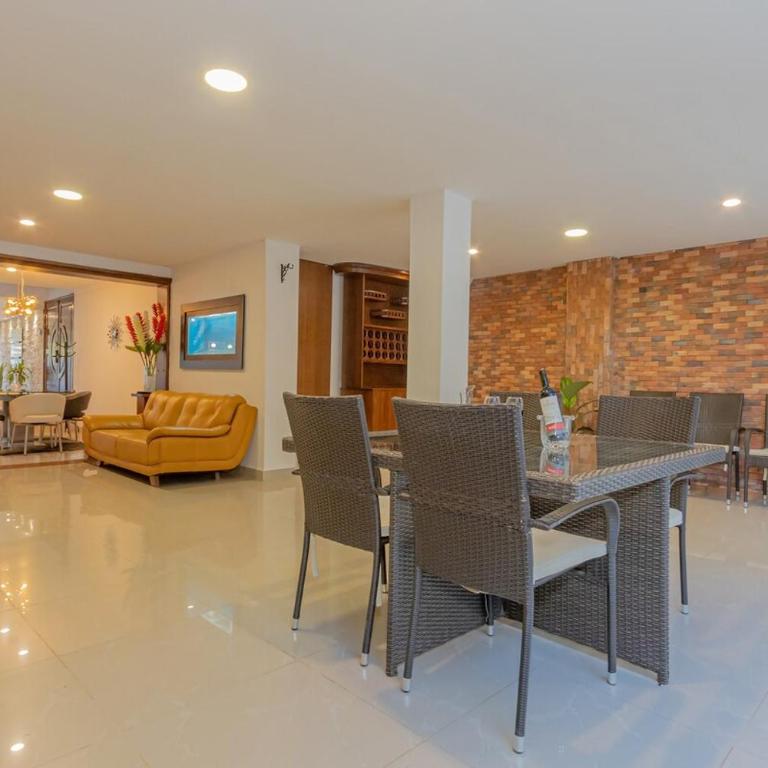 mansión en el poblado 6 habitaciones y jacuzzi - Villa - 50