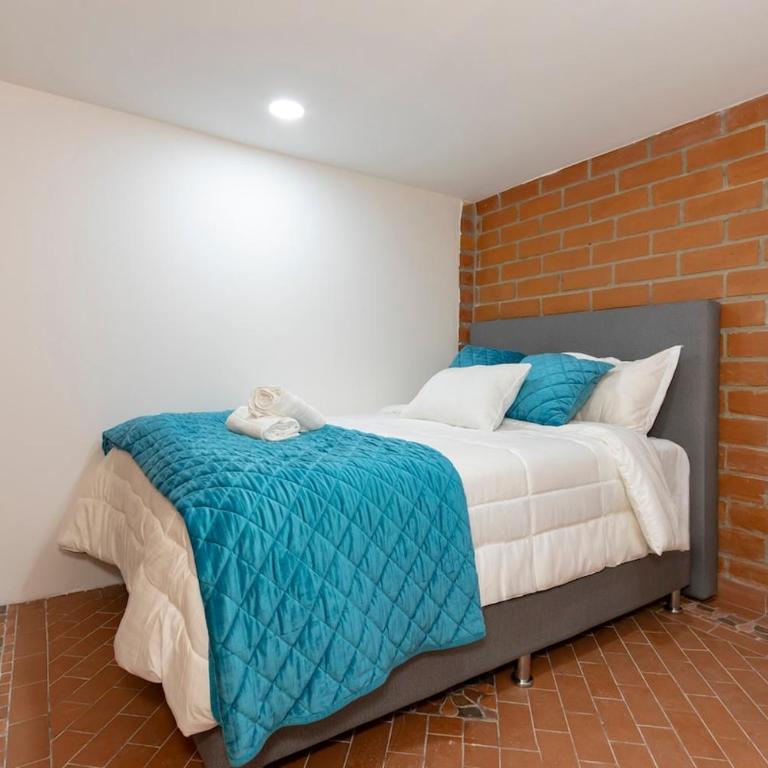 mansión en el poblado 6 habitaciones y jacuzzi - Villa - 56