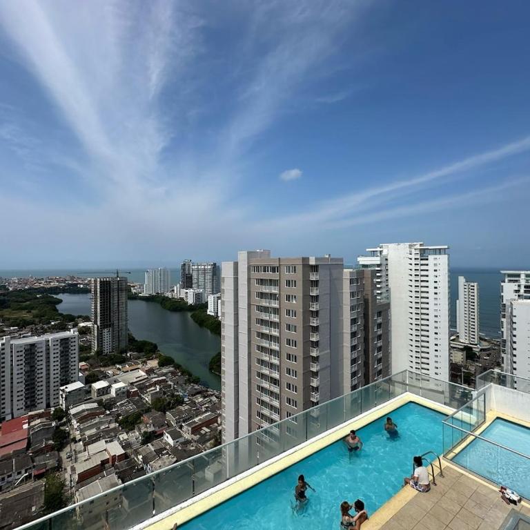 500 meters from the beach and close to everything! - Apartamento de 3 dormitorios - 1