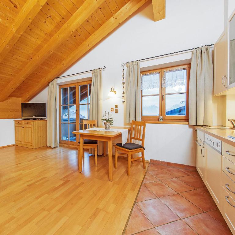 Gästehaus Bergwinkl - Premium Apartment mit 1 Schlafzimmer - 2