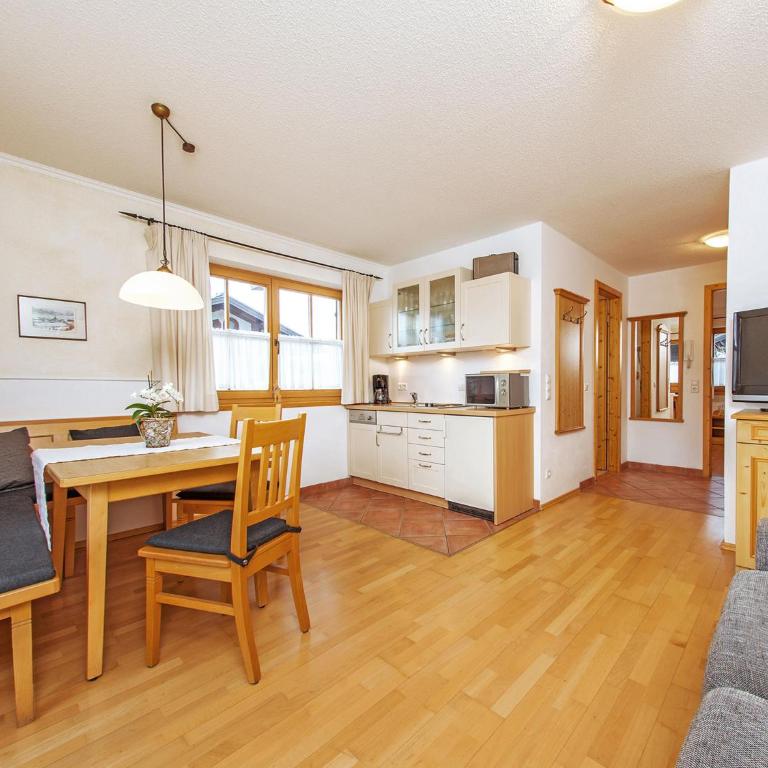 Gästehaus Bergwinkl - Apartment mit Blick auf die Berge - 1
