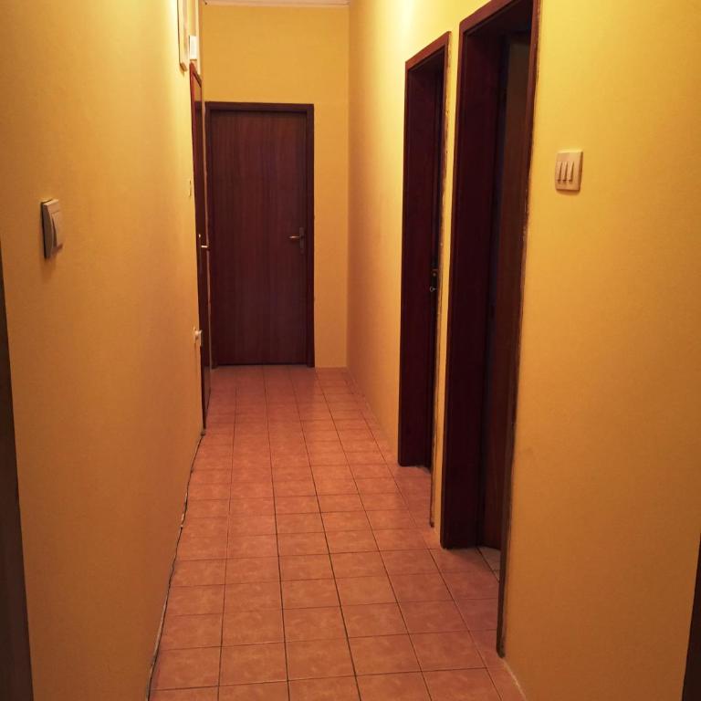 Explorer Podgorica - Triple Room with Shared Bathroom - 8