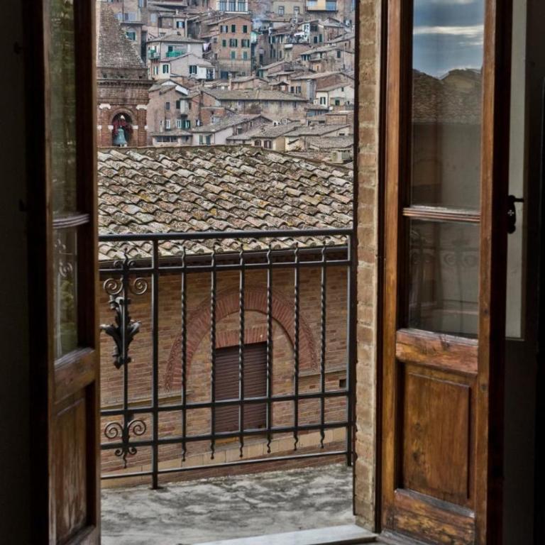Vicolo Dell'Oro - Camera Matrimoniale con Terrazza - 9