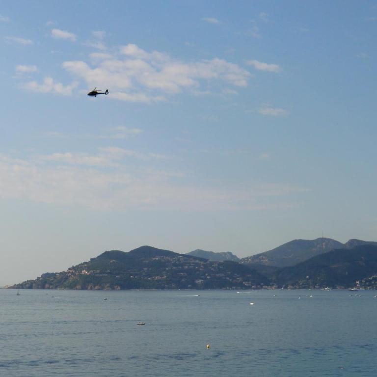 Cannes - view Cap Esterel - Appartement - 26