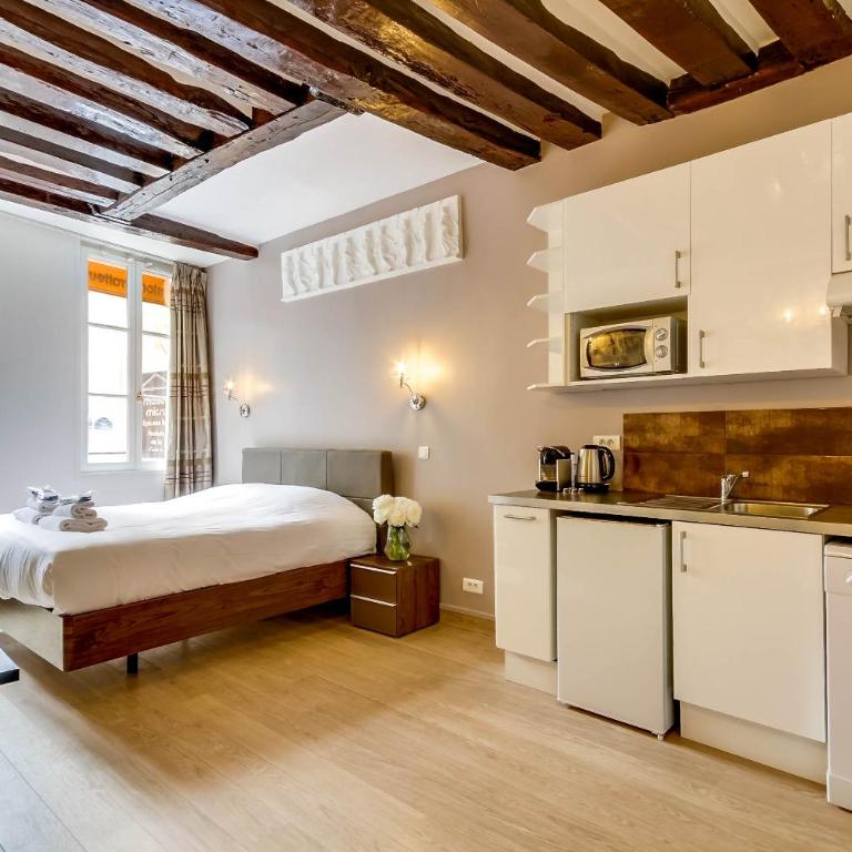 Upper Class Suites - Rue Saint Honoré - Deluxe Apartment - 1st Floor - 1