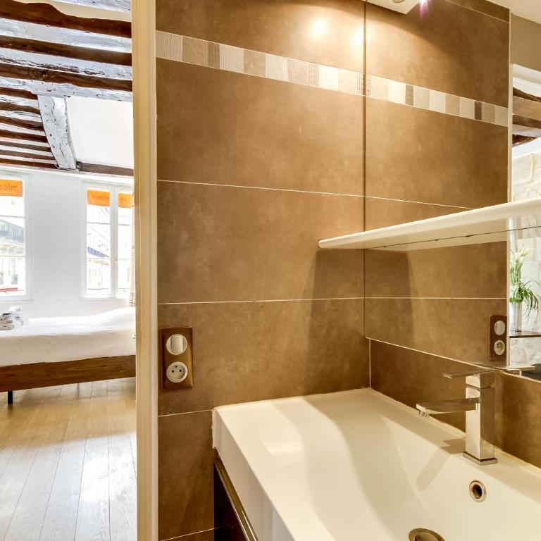 Upper Class Suites - Rue Saint Honoré - Deluxe Apartment - 1st Floor - 21