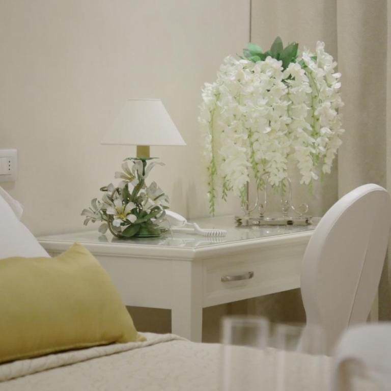 Hotel Renaissance - Superior Double Room - 2