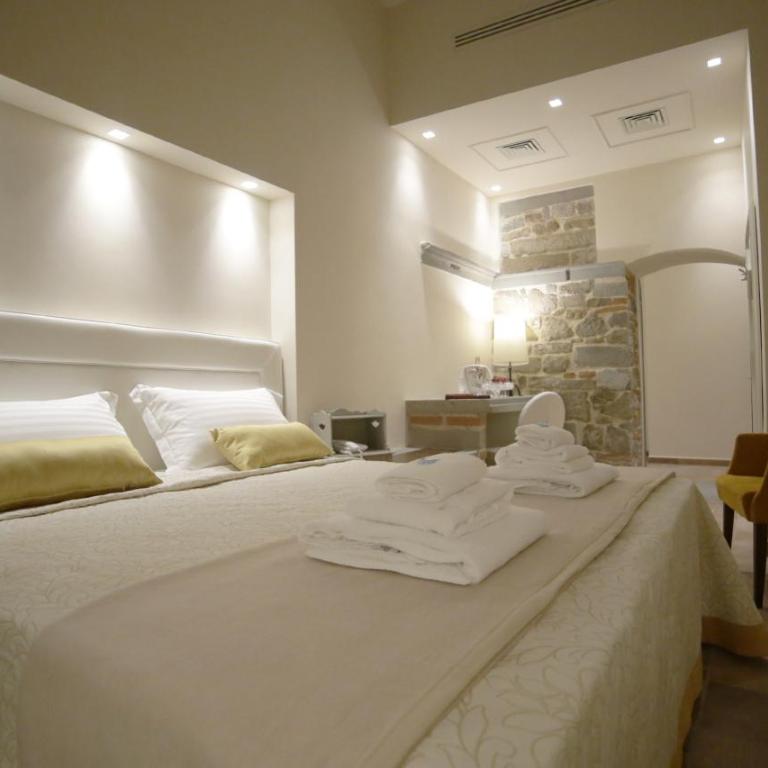 Hotel Renaissance - Superior Double Room with Turkish Bath - 1