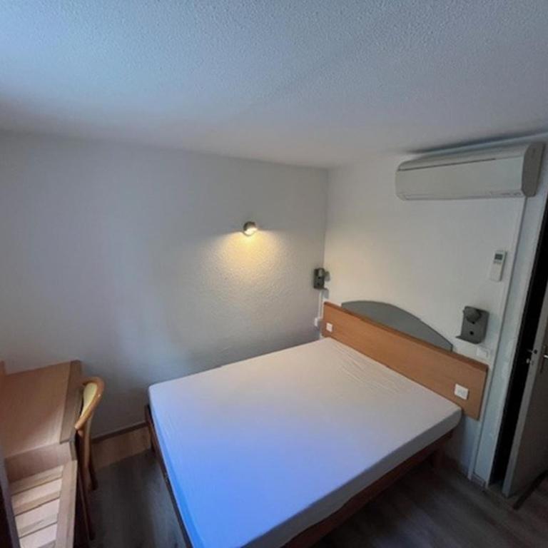 Brit Hotel Essentiel Millau - Petite Chambre Double - 1