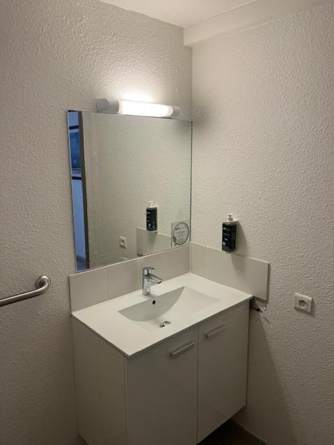 Brit Hotel Essentiel Millau - Petite Chambre Double - 3