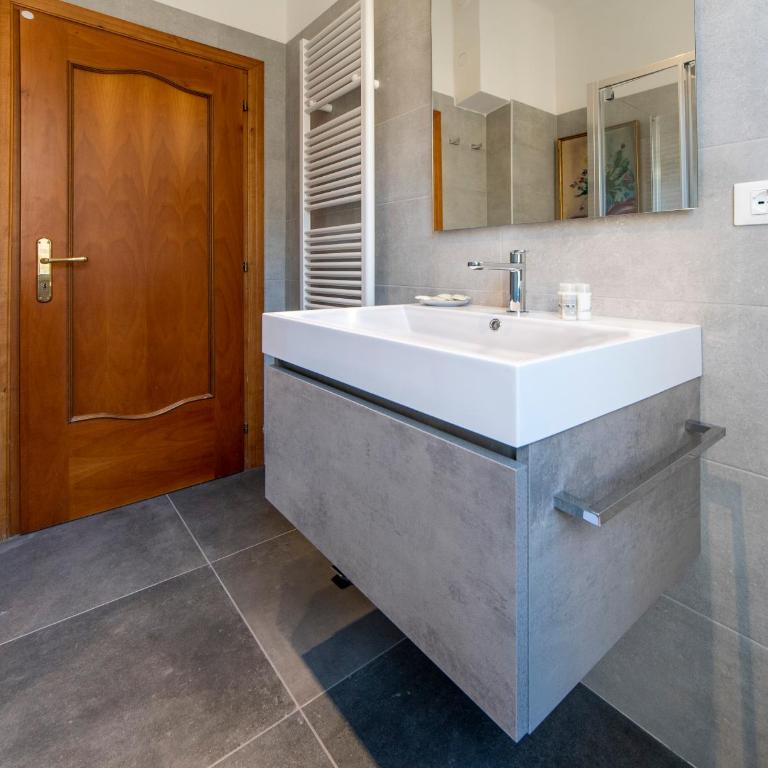 HouSmart Ognibene 2 - Two-Bedroom Apartment - 27