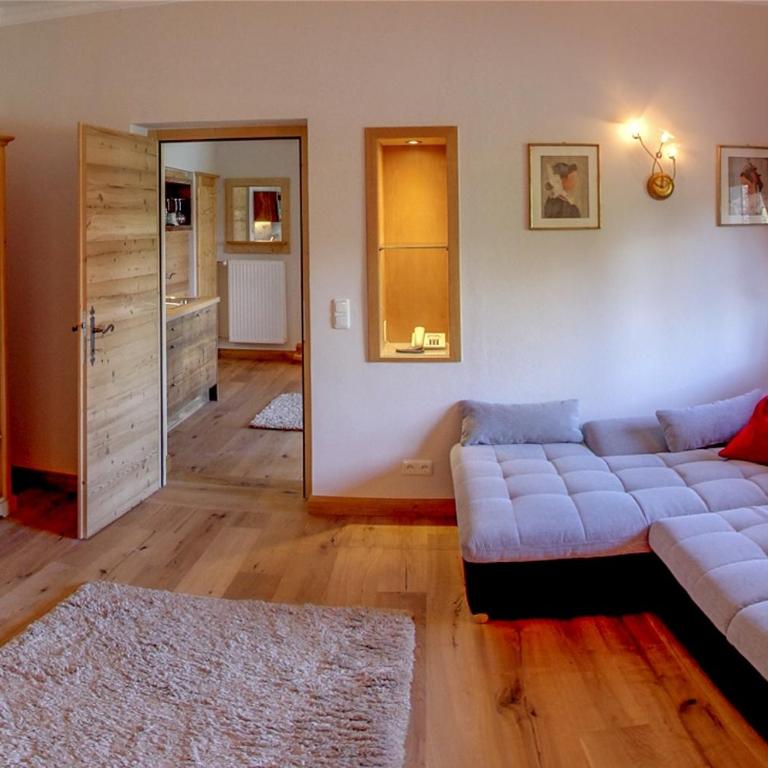 Serviced Apartments VILLA LICHT - Appartamento 5 con 2 Camere da Letto e Balcone - 3