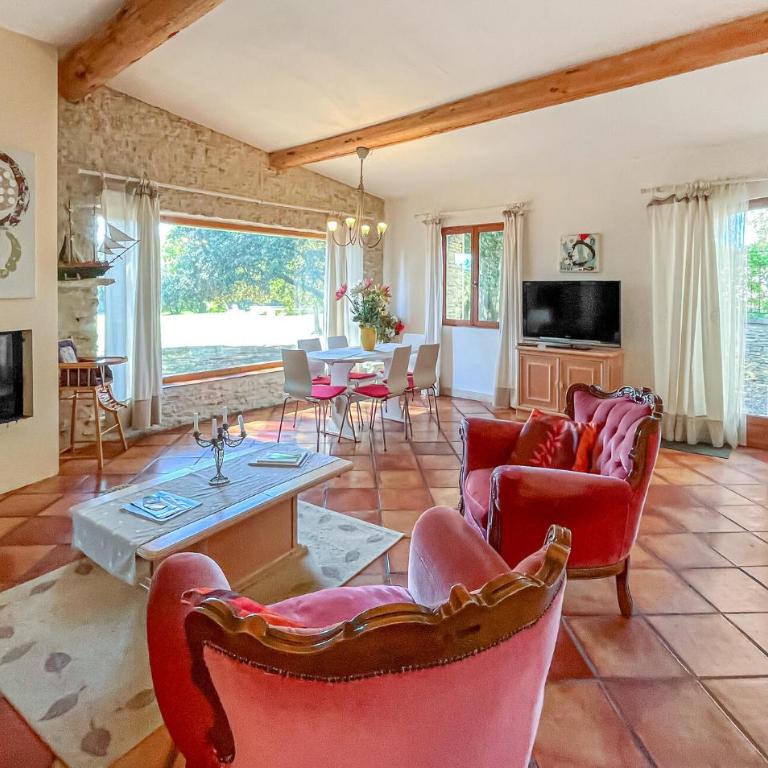 Lovely Home In Uzès With Outdoor Swimming Pool - Maison de Vacances 3 Chambres - 1