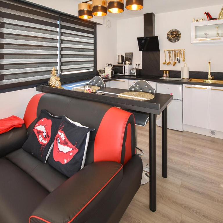 Villa Avec Piscine Privée - Maison de Vacances 1 Chambre - 3