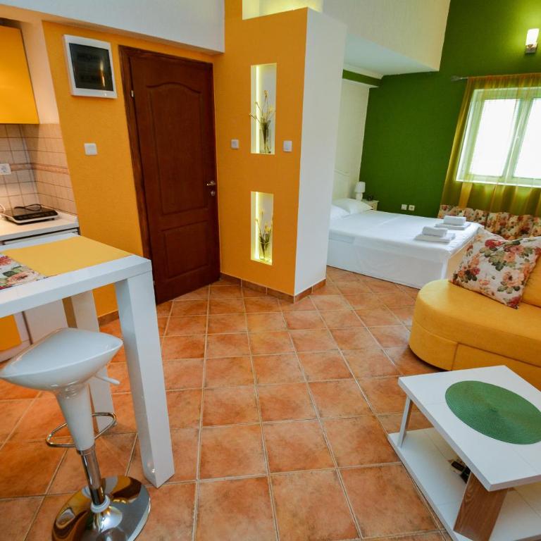 Apartments House 91 - Studio with Balcony - 5