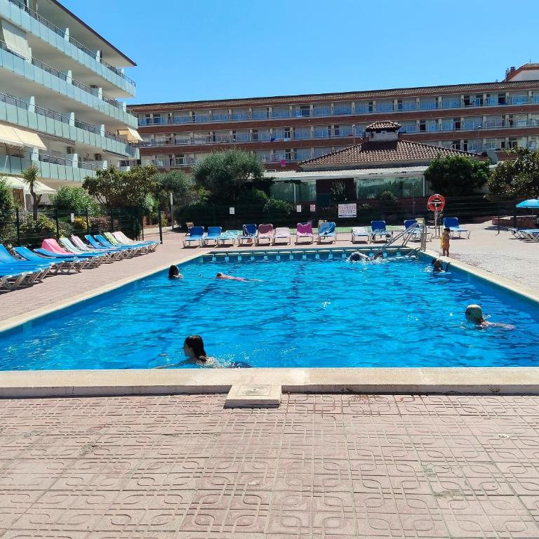 Alegre apto con piscina, a 300m de la playa. - Apartamento de 1 dormitorio - 10