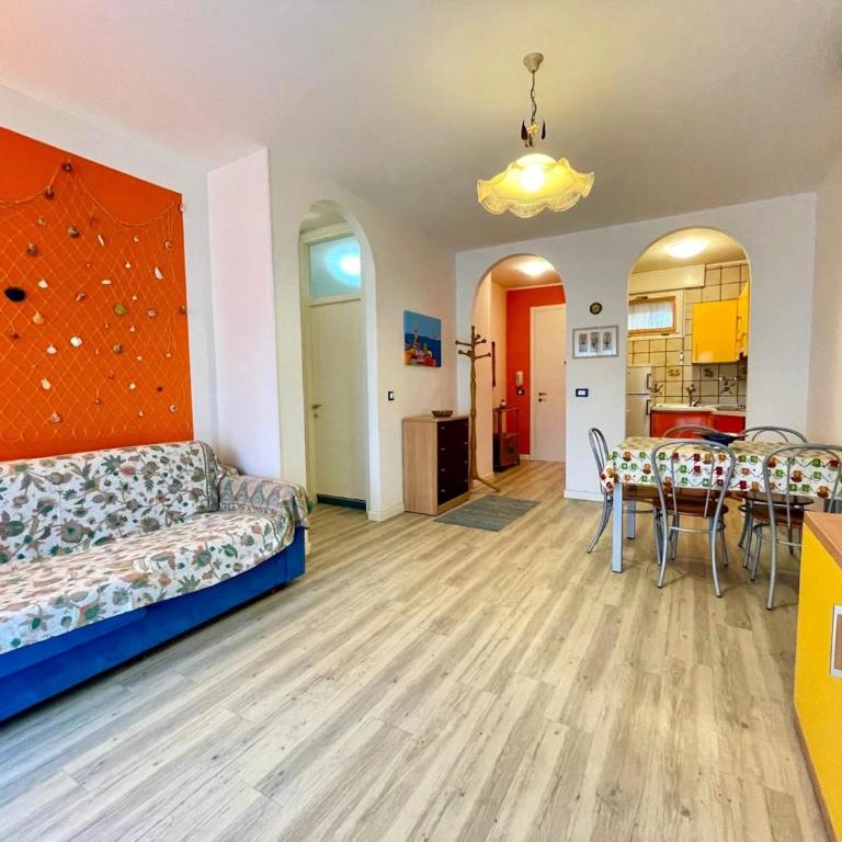 Colourful flat with a balcony - Appartamento - 2
