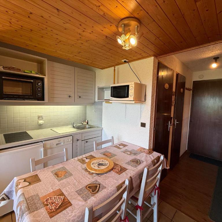 Studio cabine Les Saisies - 4 pers, vue pistes, balcon sud - FR-1-293-415 - Studio - 6