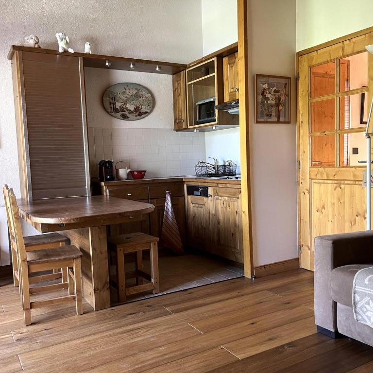 Appartement cosy avec balcon au centre, capacité 4 pers. - FR-1-464-253 - Apartment - 2