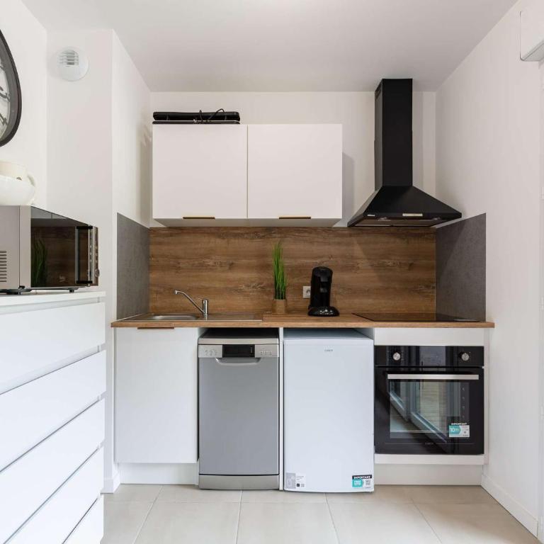 Appartement T2 avec terrasse, climatisation et parking – Saint-Lary - FR-1-296-524 - Apartment - 5