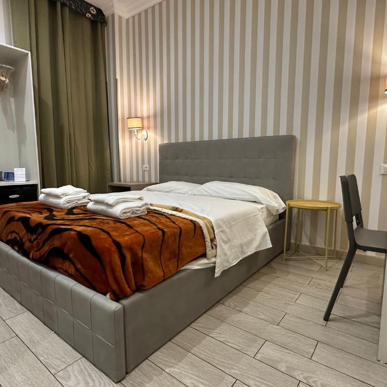 SUNSHINE ROOMS 1s - Camera Matrimoniale con Bagno Privato - 1