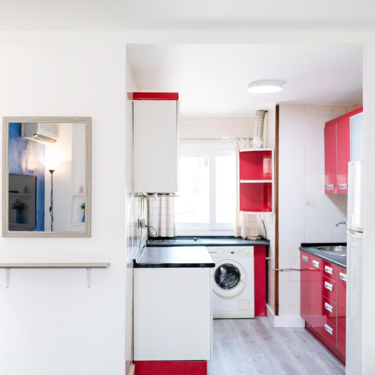 Centrico apartamento familiar, Parking Incluido - Three-Bedroom Apartment - 4
