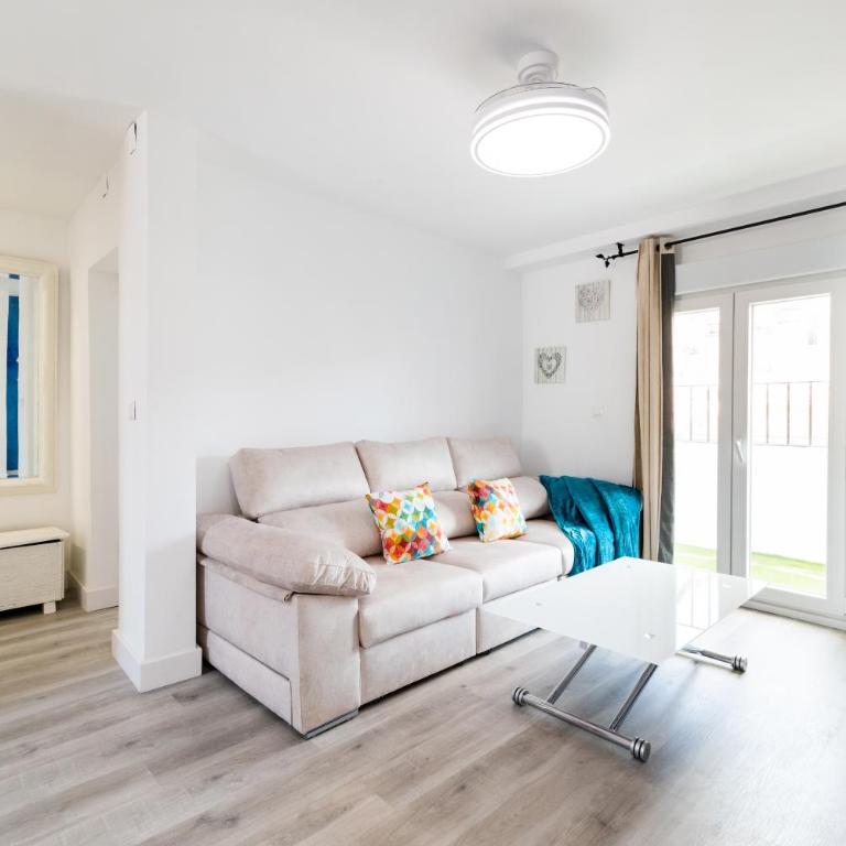 Centrico apartamento familiar, Parking Incluido - Three-Bedroom Apartment - 14