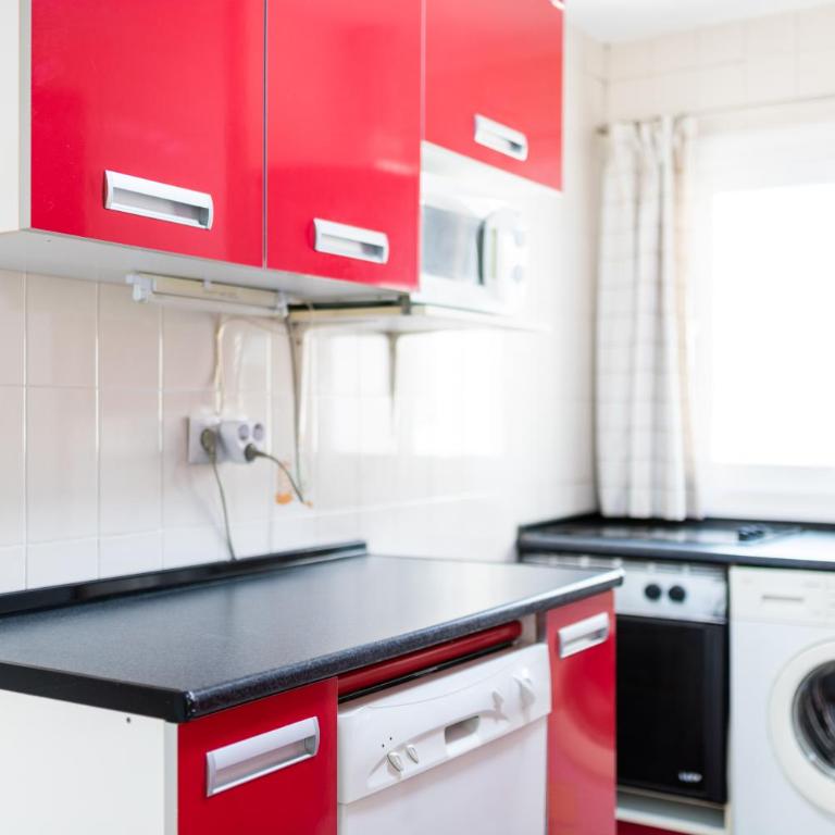 Centrico apartamento familiar, Parking Incluido - Three-Bedroom Apartment - 19