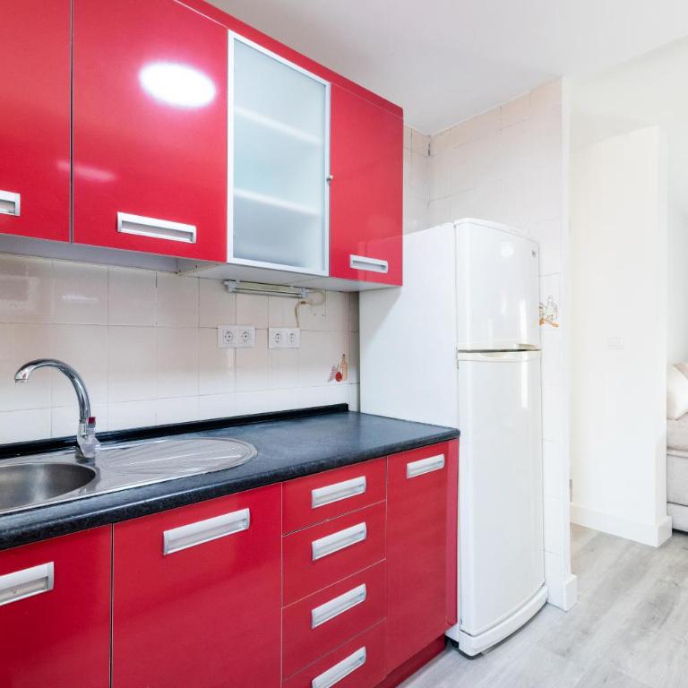 Centrico apartamento familiar, Parking Incluido - Three-Bedroom Apartment - 45