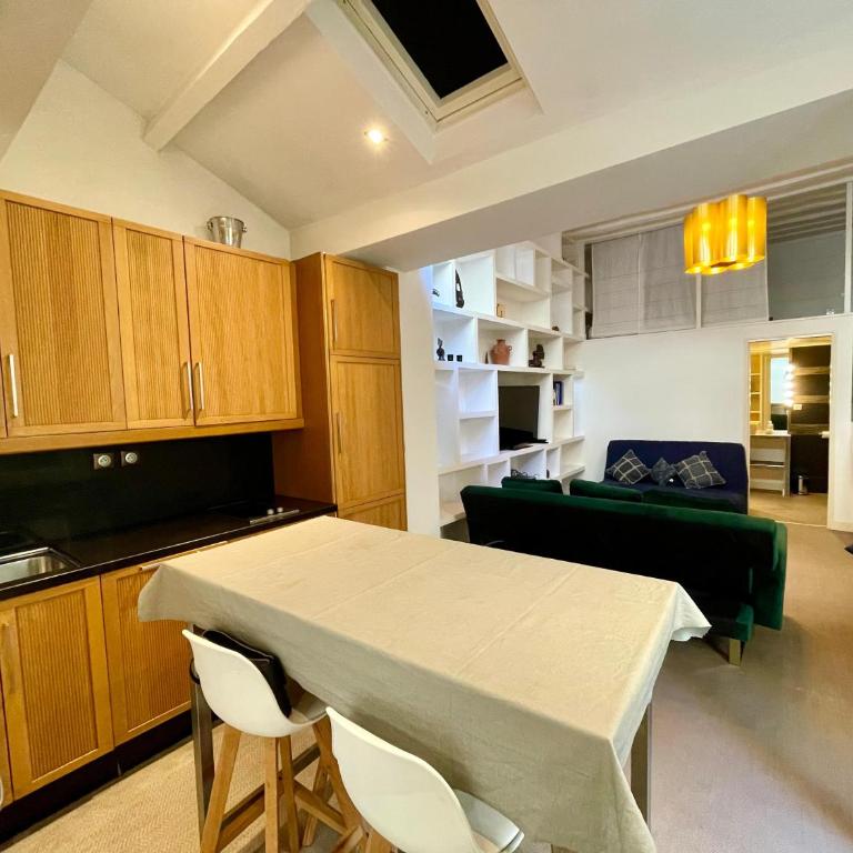 Tour Eiffel 162 Vaugirard Pasteur - Appartement 2 Chambres - 1