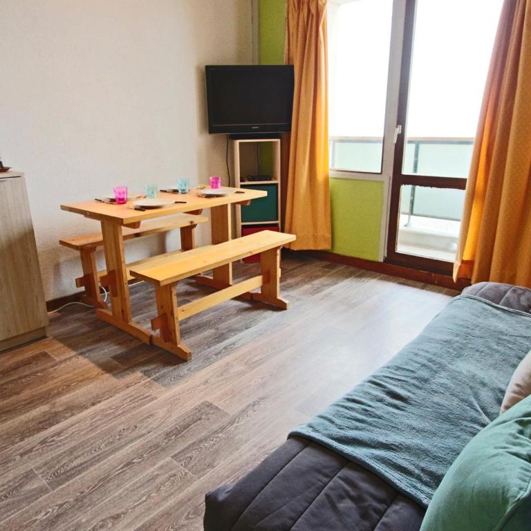Studio lumineux rénové à Chamrousse, animaux admis - FR-1-340-154 - Studio - 1