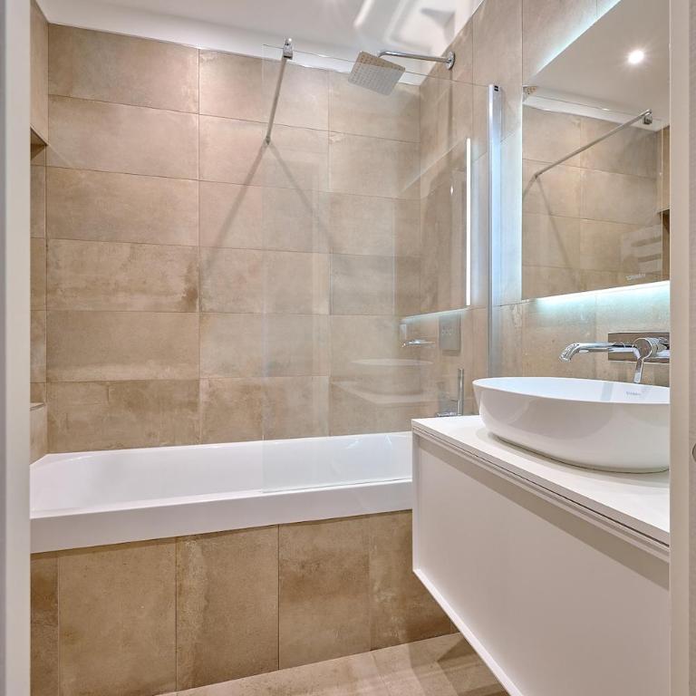 By Saint-Sulpice newly refurbished 4 BR apartment - Appartement - 17