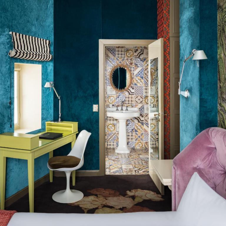 Hôtel du Petit Moulin, Haute Couture hotel by Lacroix - Chambre Double Supérieure - 9